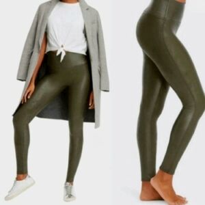 SPANX Olive Leggins. Embosed Croc Size L